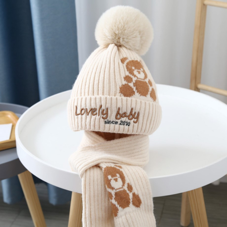 Шапка детская с шарфиком Lovely Baby